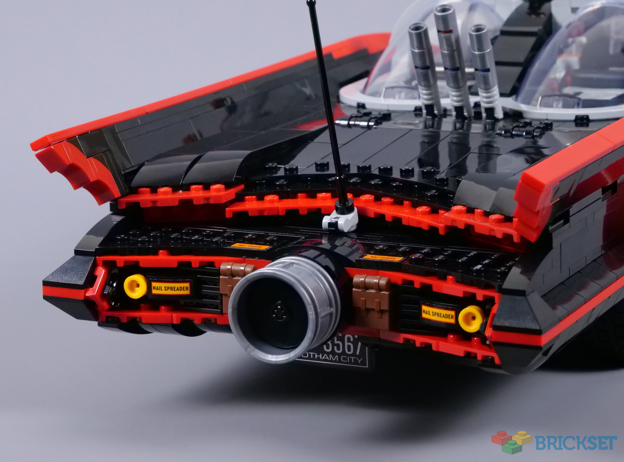 LEGO DC Comics Super Heroes 76328 Batman: The Classic TV Series